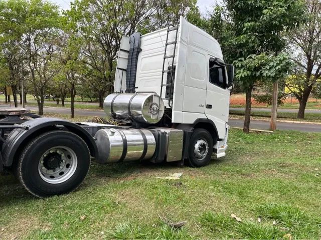 Volvo FH 460 6x4 ano 2014 - Foto 3