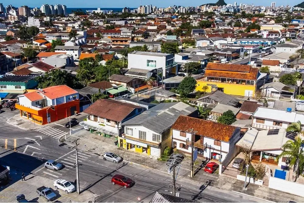 Comercial no Centro de Matinhos à Venda