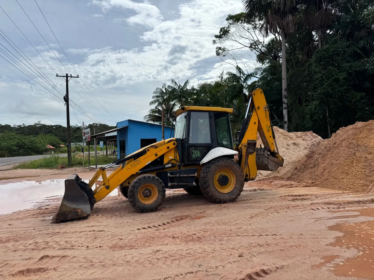 Vendo JCB ano 2008 4x2