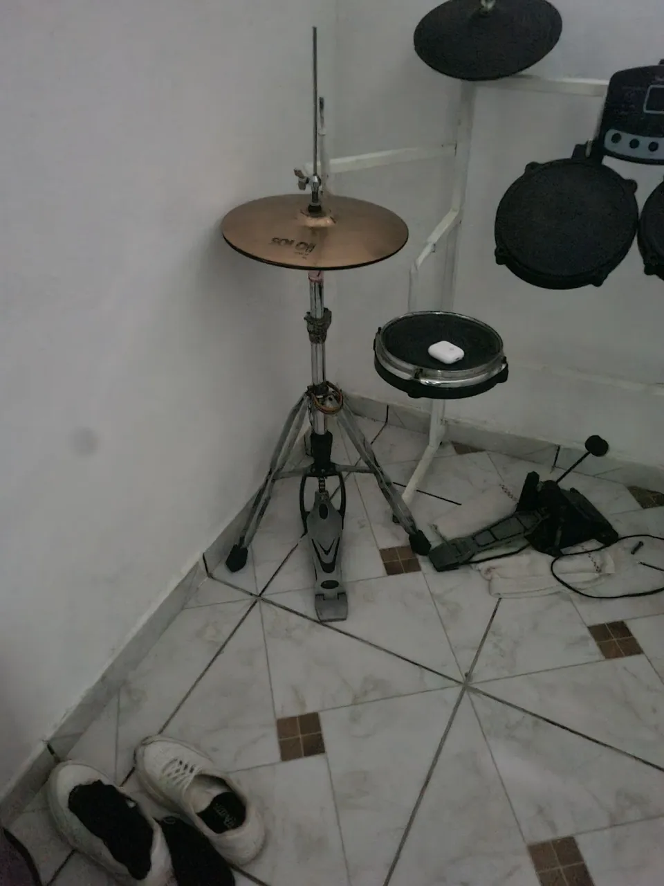 Hi Hat 13 e máquina de Chimbal