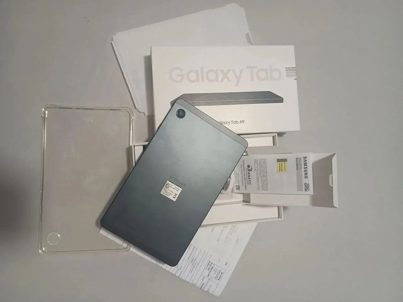 Tablet Samsung tab A9 64GB com entrada para chip 4G LACRADO