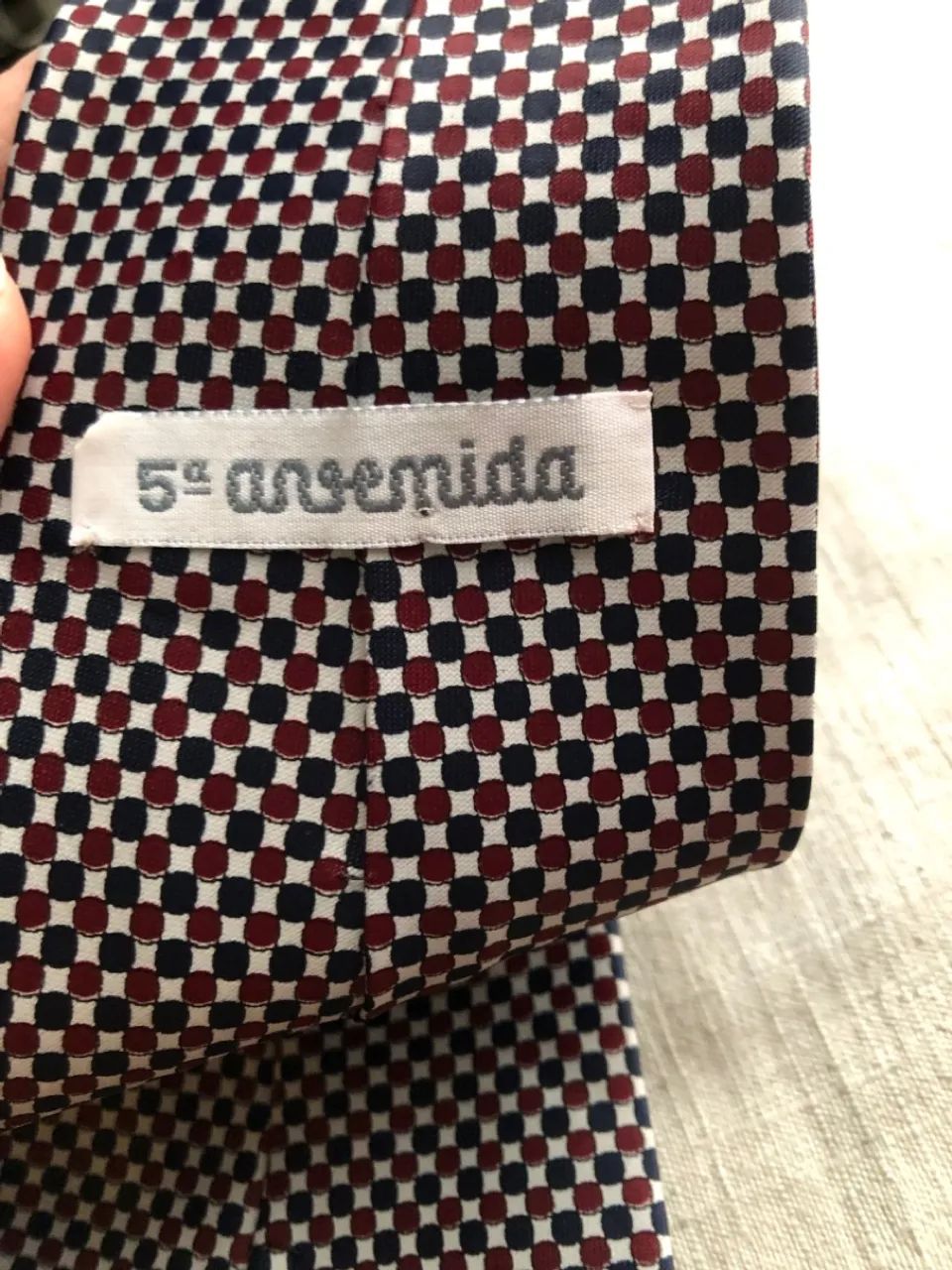 Gravata estampada geométrica marca 5° AVENIDA  - Foto 2