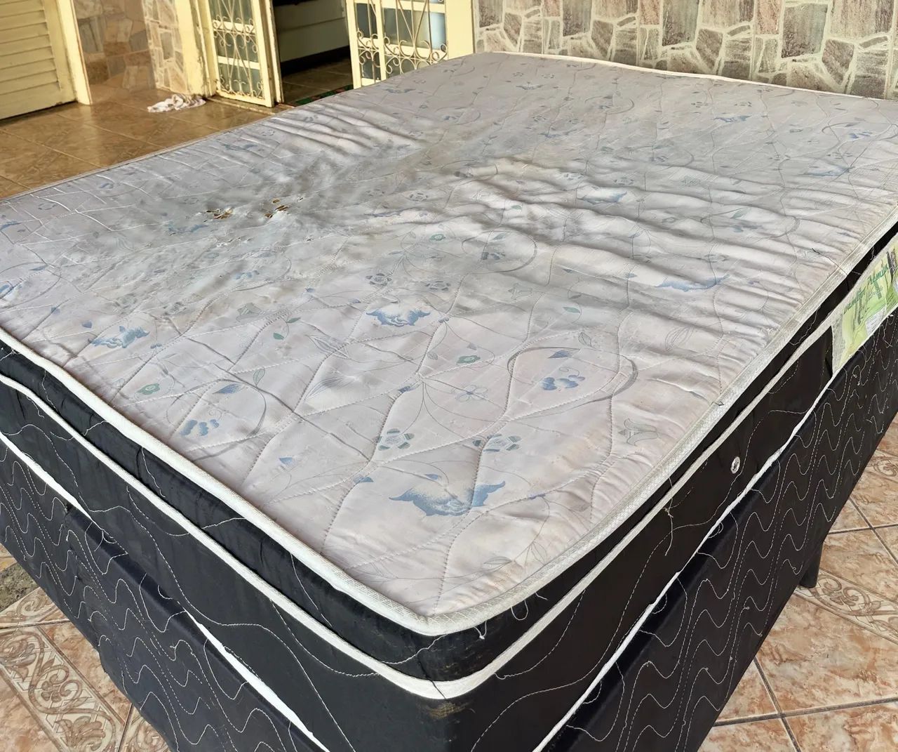 Cama queen size 188x158x22 - Foto 6