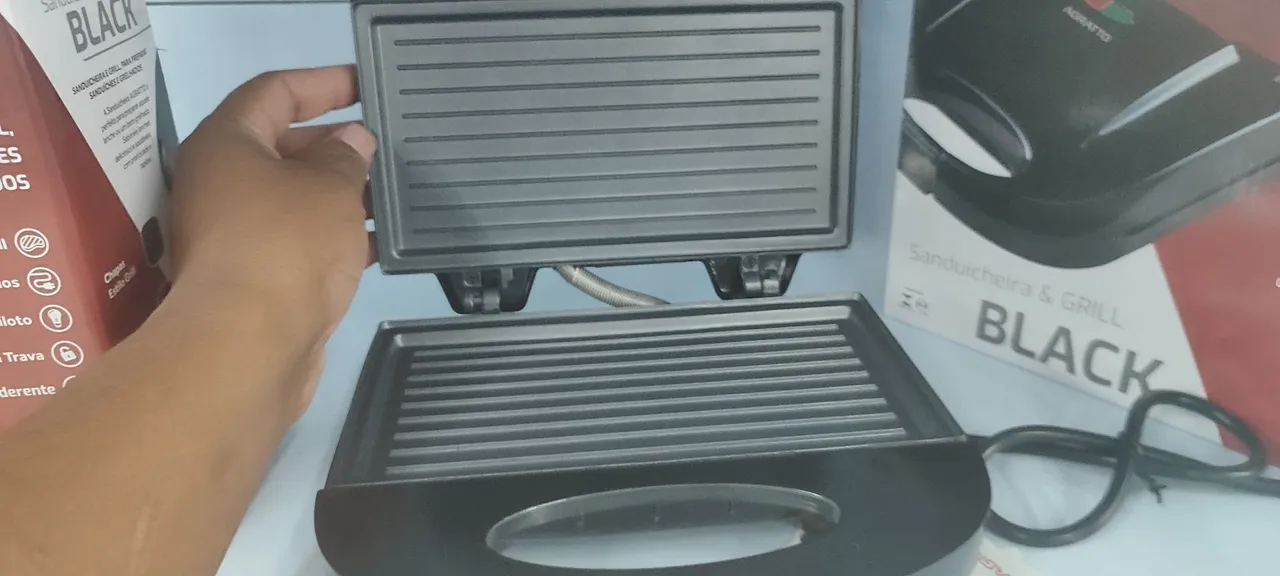 Sanduicheira e Grill Black