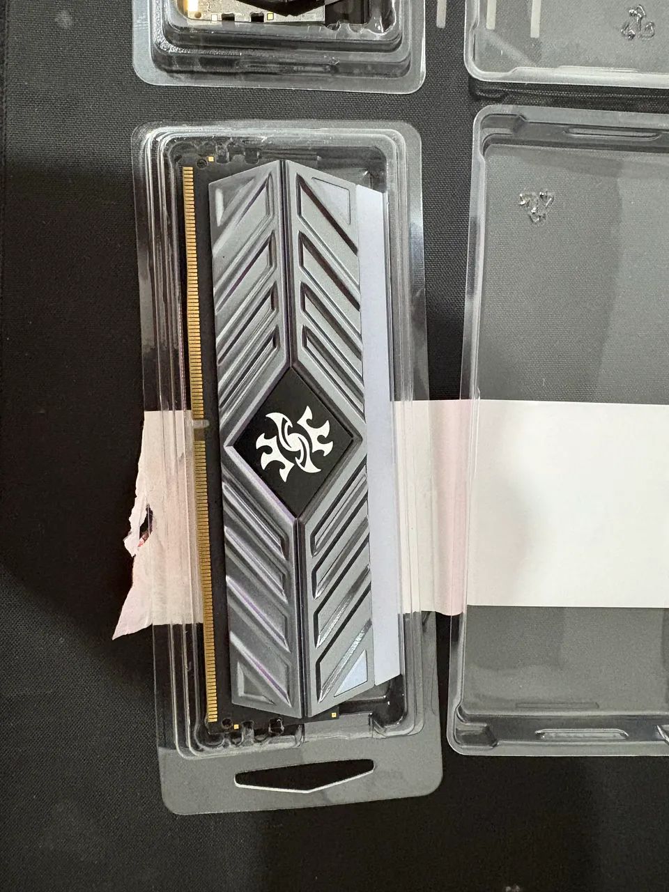 XPG Spectrix D41 8GB DDR4 RGB Gray 3000MHz RAM Memory64385501859459122