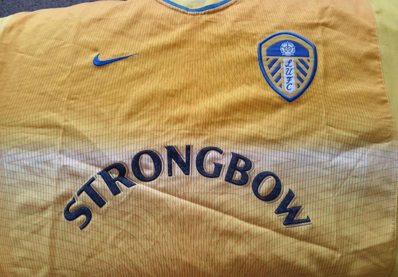 Camisa de Futebol Leeds United Inglaterra Strongbow Nike 2002 Dupla de Jogo Made Portugal - Foto 3