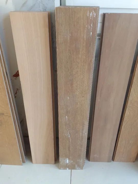 Porcelanato amadeirado tipo régua,5 reais cada peça  - Foto 6