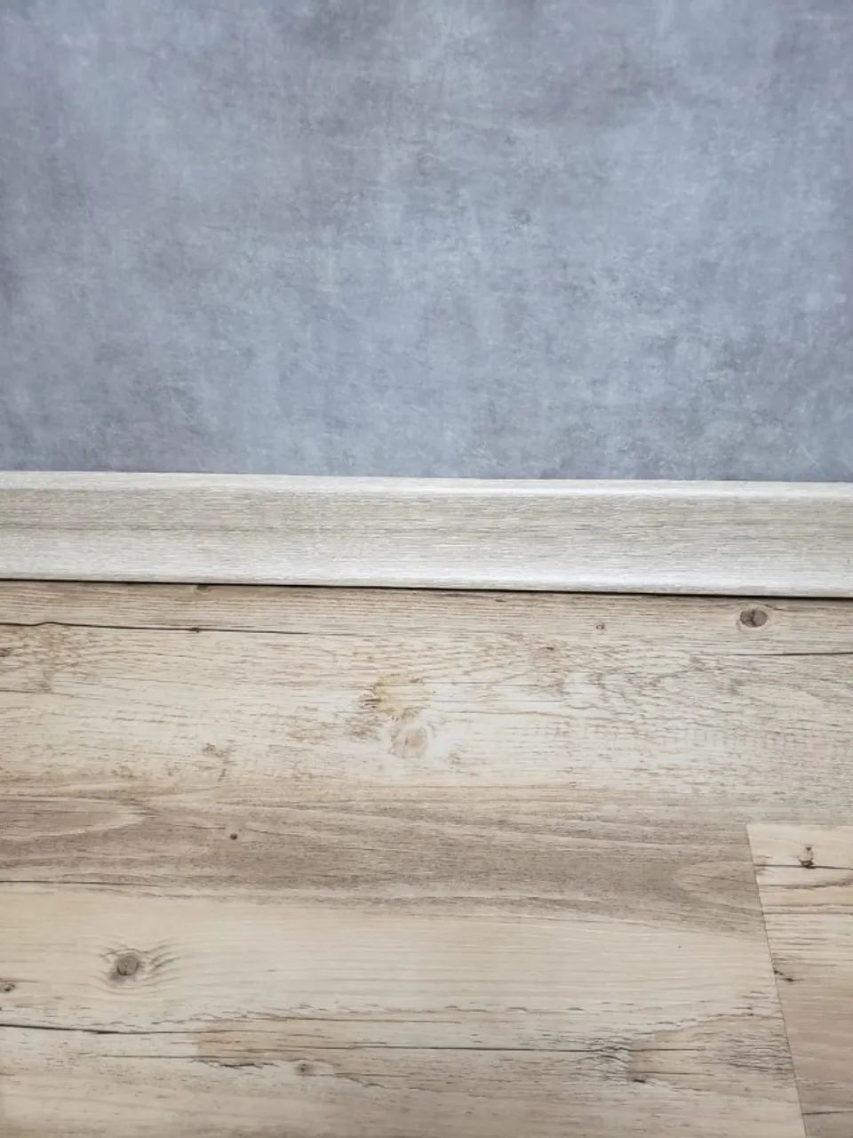 Piso vinilico em régua 1,20 x 0,18 tabaco rustico - Foto 5