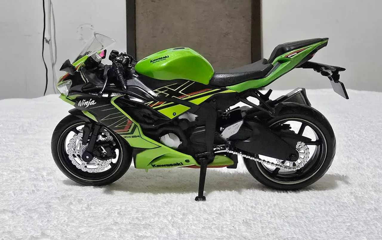 Moto miniatura Kawasaki Ninja ZX-6R  - Foto 2