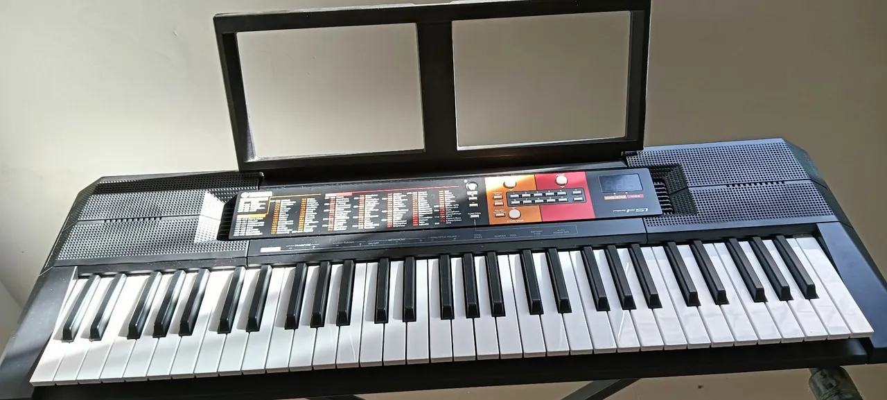 Teclado Yamaha PSR F51