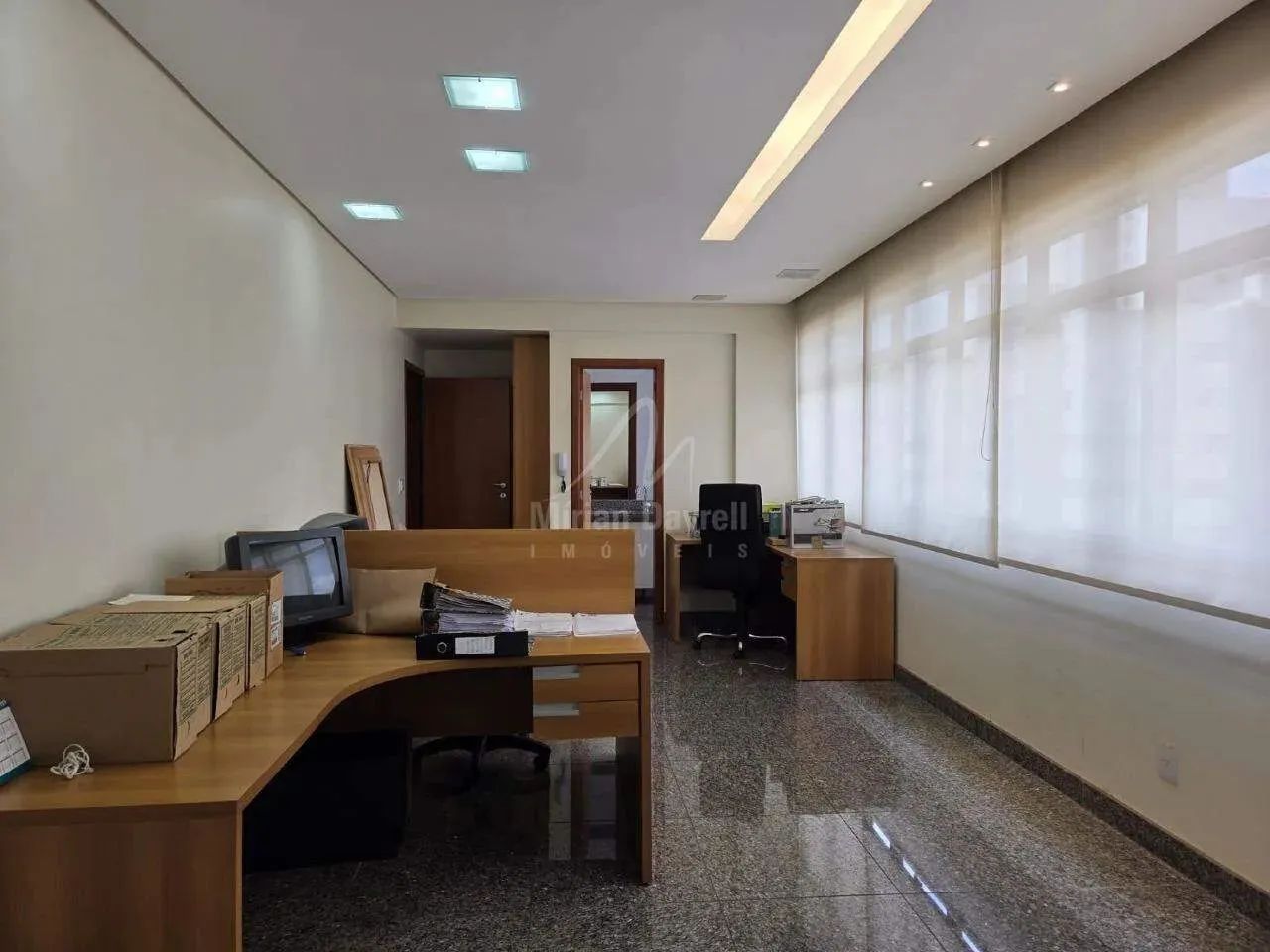 Conjunto de salas comerciais para venda no bairro Vila da Serra