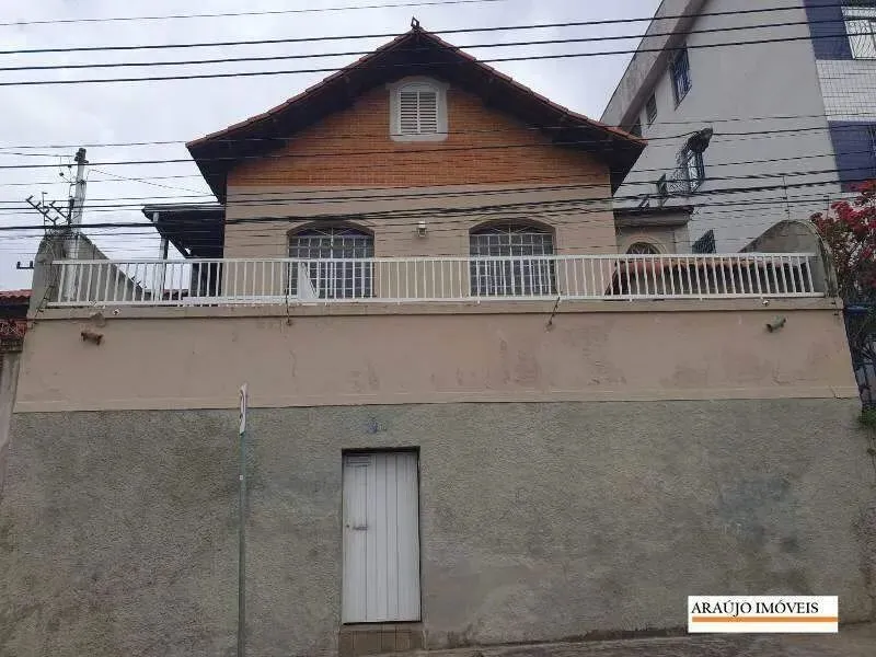 CASA RESIDENCIAL/COMERCIAL NO BAIRRO SANTA EFIGENIA