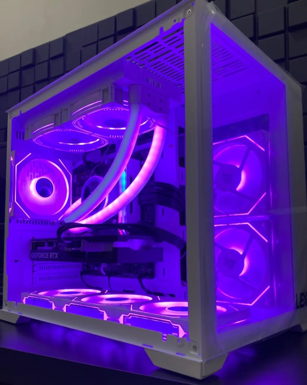 Pc Gamer Aquario RYZEN 7 7800X3D 32GB ram DDR5 nvme 1TB Rtx 5060 8gb- Loja física