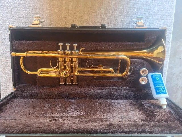 Vende -se trompete Yamaha 2335