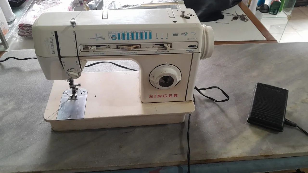 Sewing machine working perfectly63824103999873122