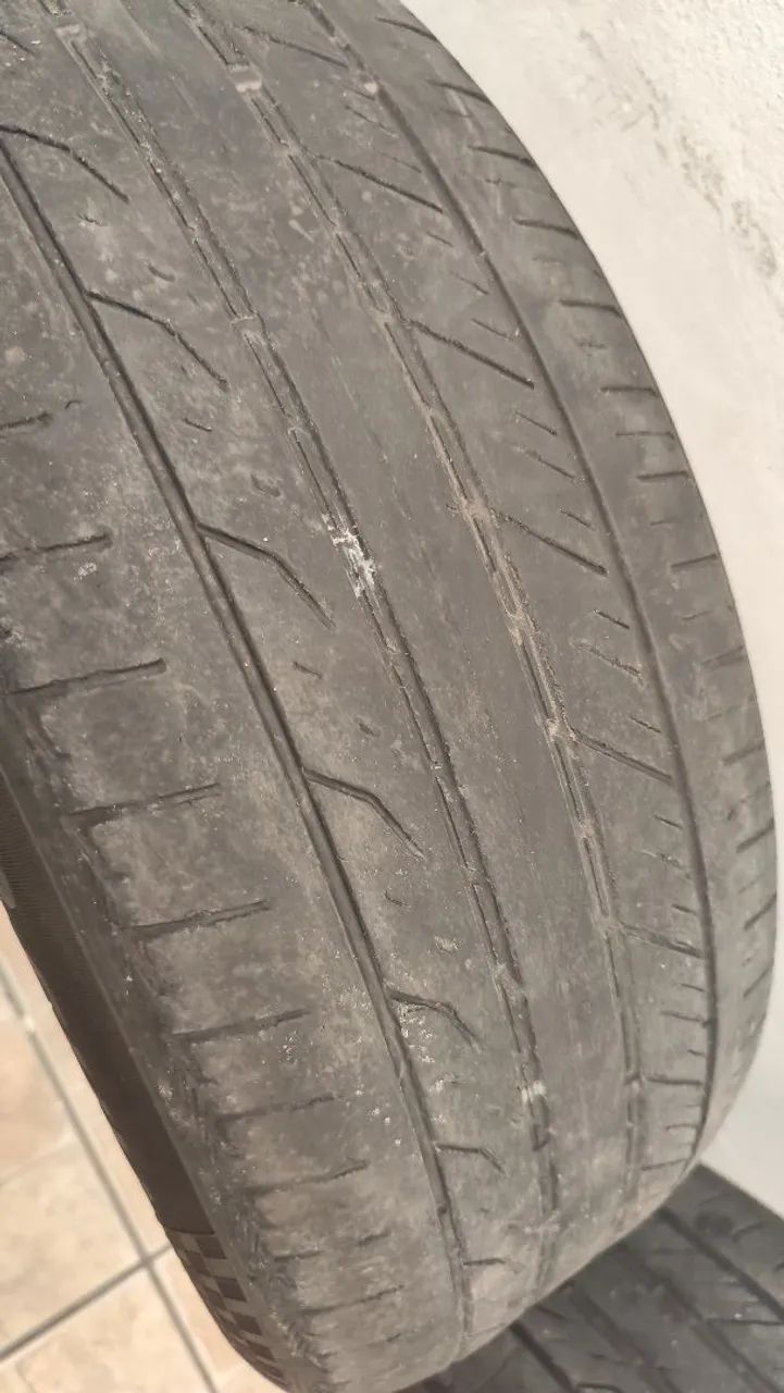 Pneu carro 225/65 17 usado  - Foto 5