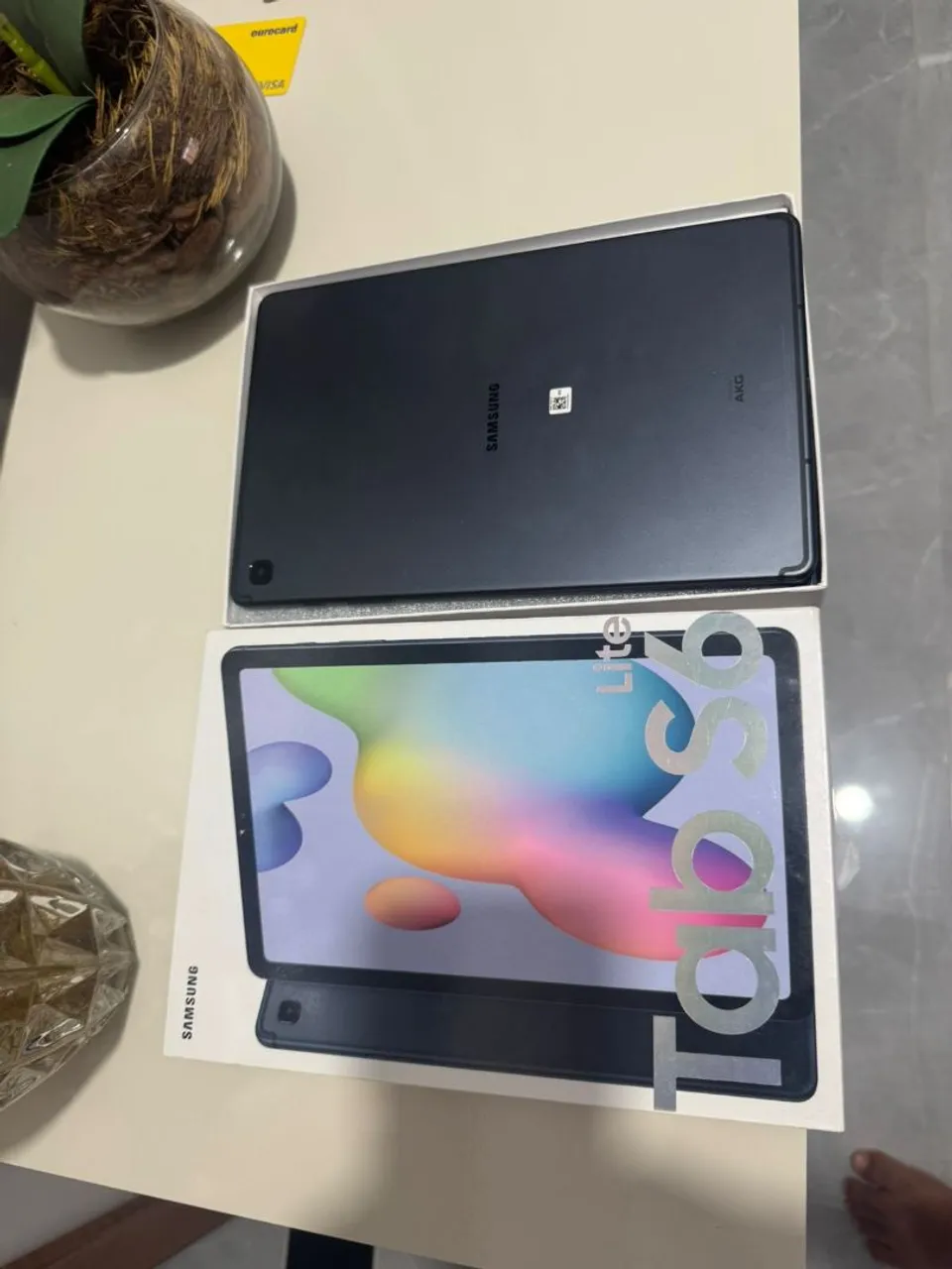 Vende se Tablet s6 lite com um trinco fio de cabelo