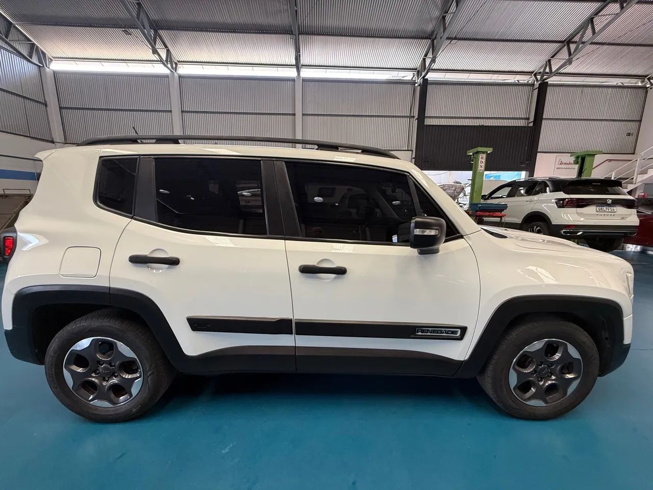 Renegade 1.8 Flex 4x2 - Único Dono! 2019 - Foto 4