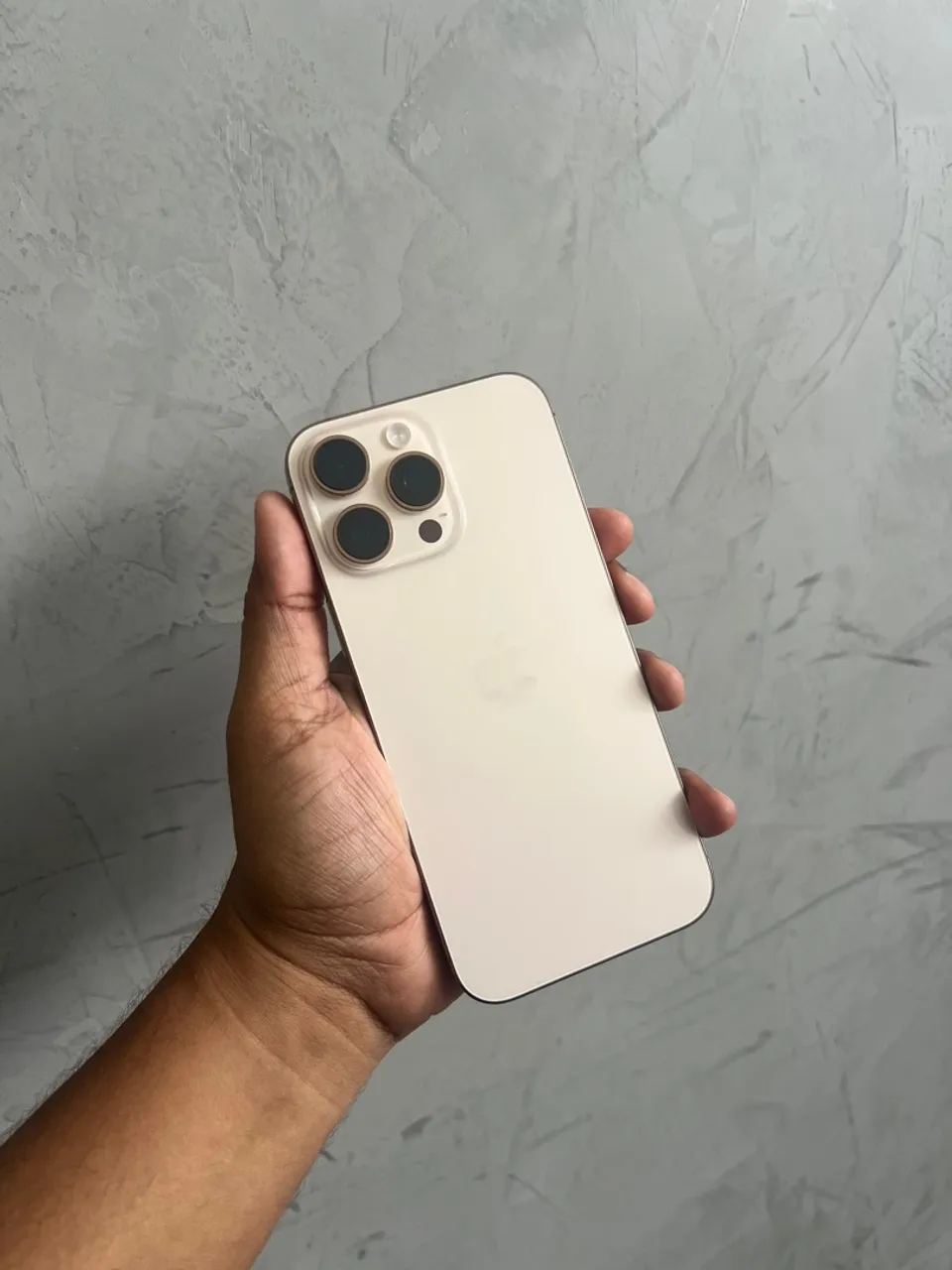 Iphone 16 pro Max 256 com 2 anos de seguro pago