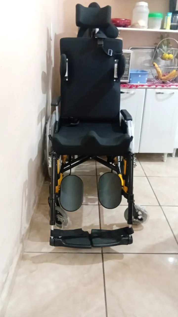 Cadeira de Rodas Reclinável