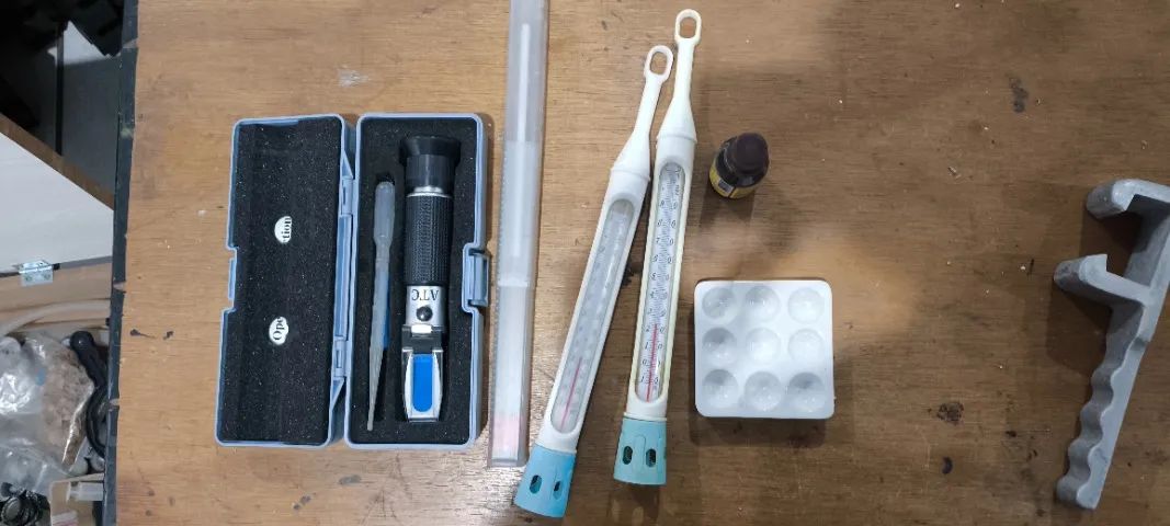 Fabriqueta cerveja artesanal 82 garrafas / produção (50 litros) com receitas - Foto 6