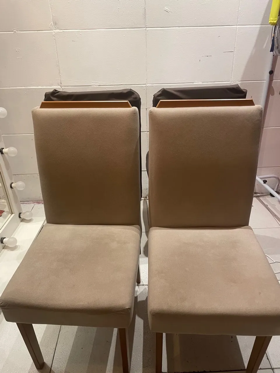 4 Cadeiras de jantar estofadas bege