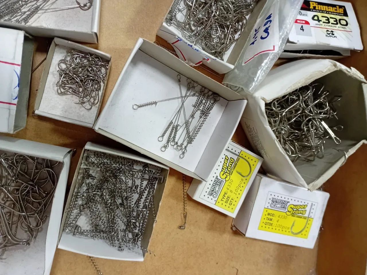 Kit de acessórios para pesca esportiva - Anzóis diversos