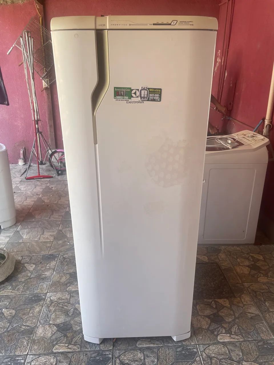 Vendo geladeira usada funcionando 