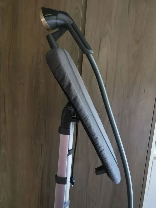 Vaporizador/passador vertical de roupas com prancha Philips Walita 