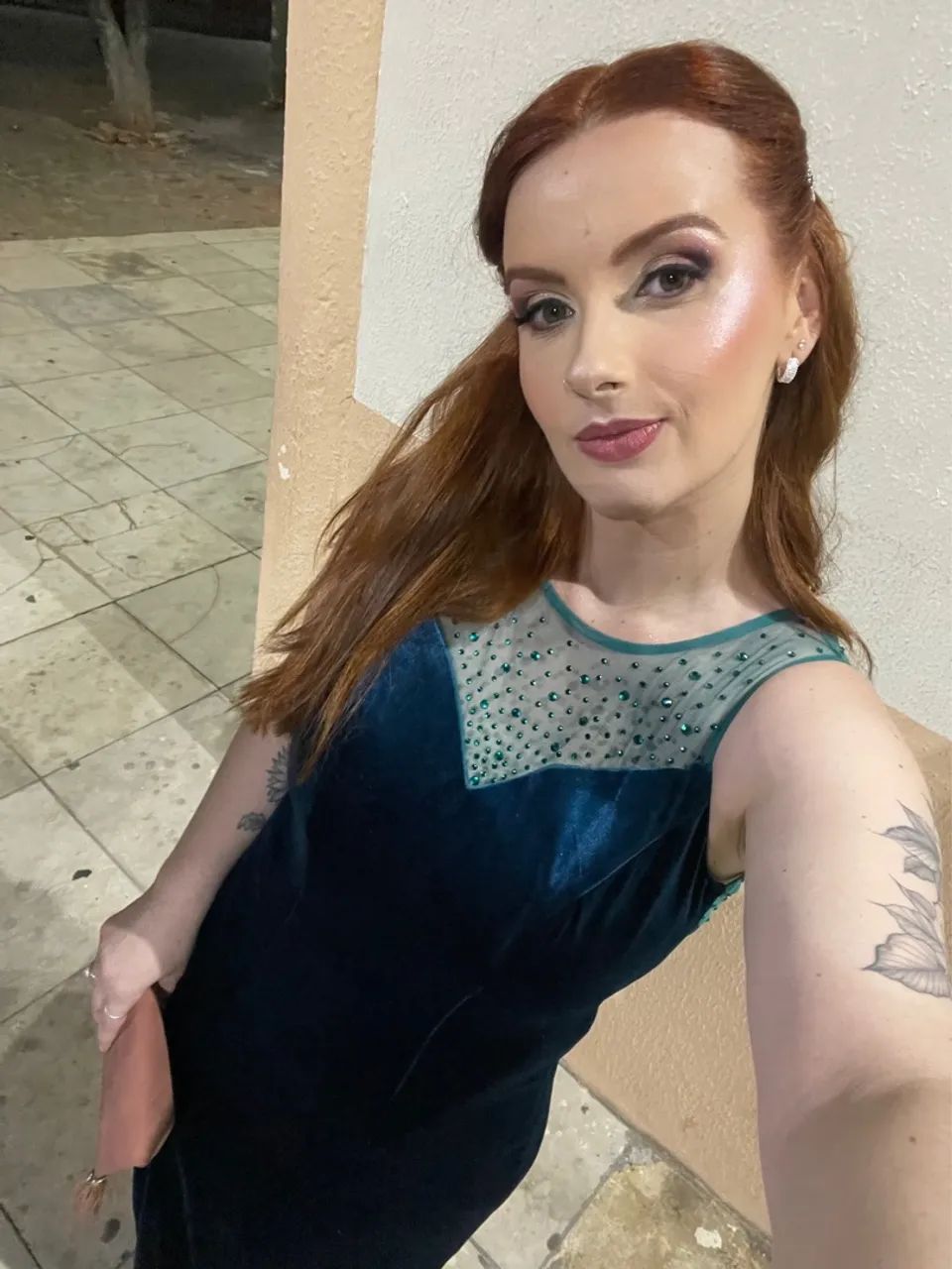 Vestido Azul Petróleo de Veludo com Detalhes em Pedrarias - Foto 5