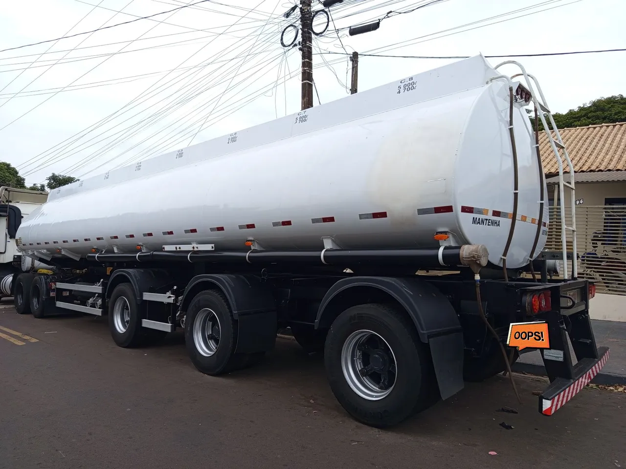 CARRETA/SEMI REBOQUE TANQUE DE COMBUSTÍVEL 42.000L 8 COMPARTIMENTOS