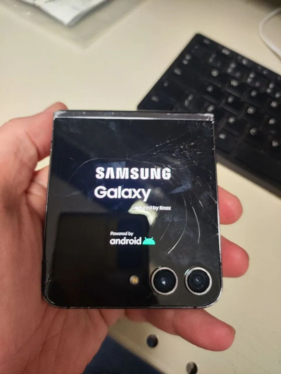 Samsung Flip 4 TELA QUEBRADA, LER ANÚNCIO!!!