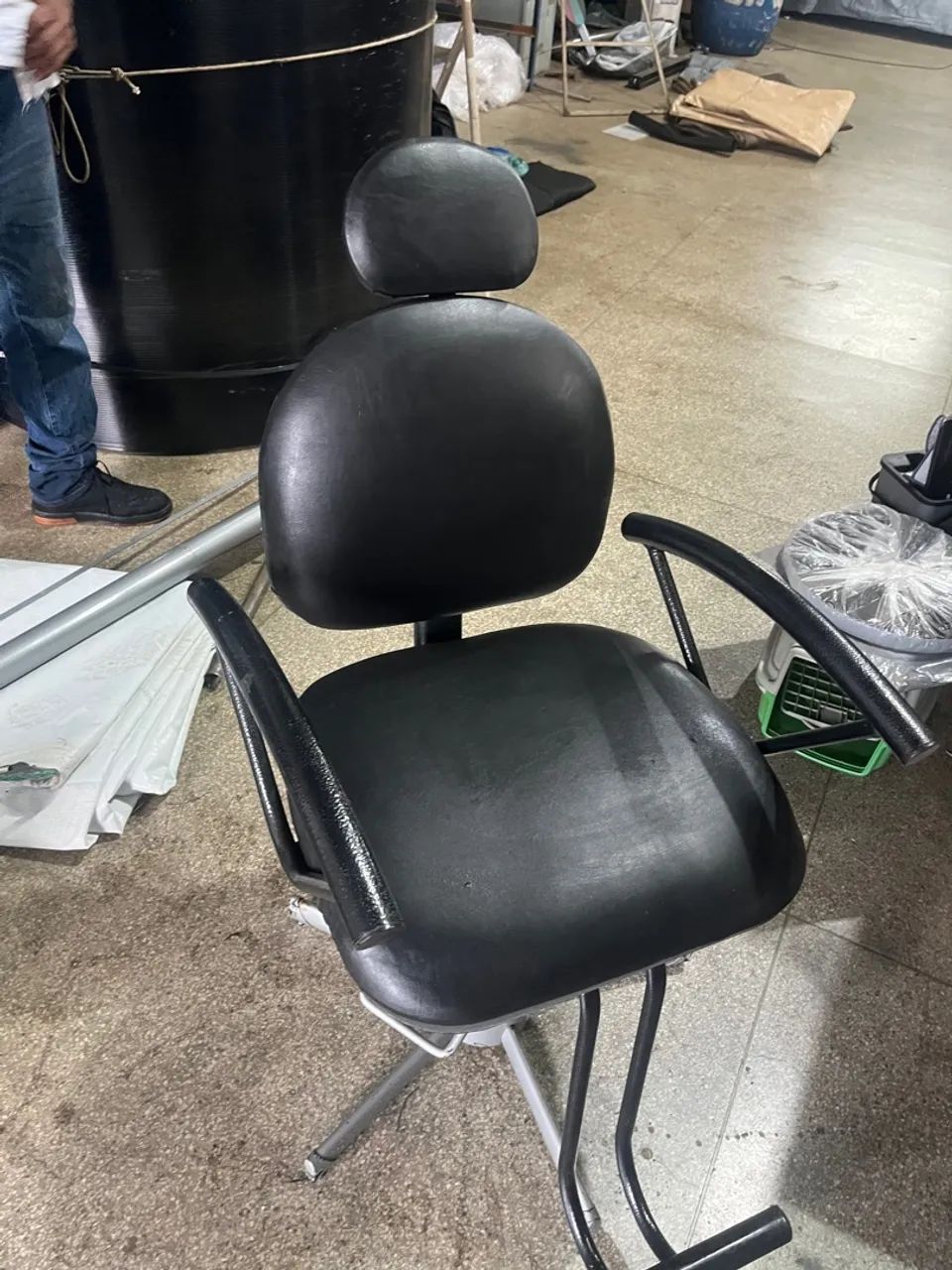 Cadeira para cabeleireiro reclinável usada 
