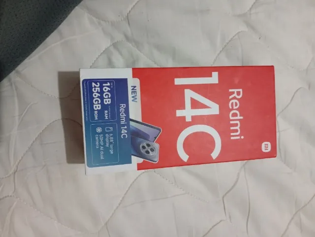 Vendo Smartphone 3 meses de uso, nunca caiu com carregador original aceito proposta.