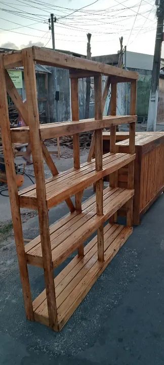 Prateleiras multiuso em palete