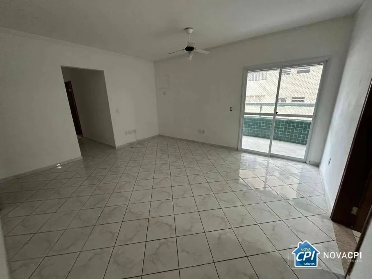Apartamento com 2 Quartos para alugar na Vila Guilhermina em Praia Grande/SP