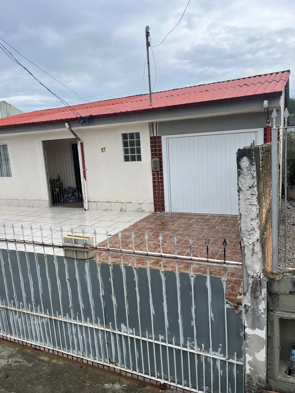 *** Barbada! Vendo casa com KITNET nos fundos ***