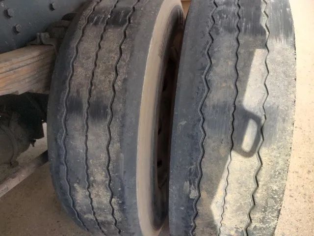 Vw 24250/11 cabine leito bitruck carroceria de madeira  - Foto 11