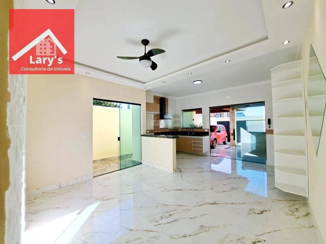 Aluguel de casa em Peruíbe  3 dormitórios, suíte e piscina  R$ 3.500