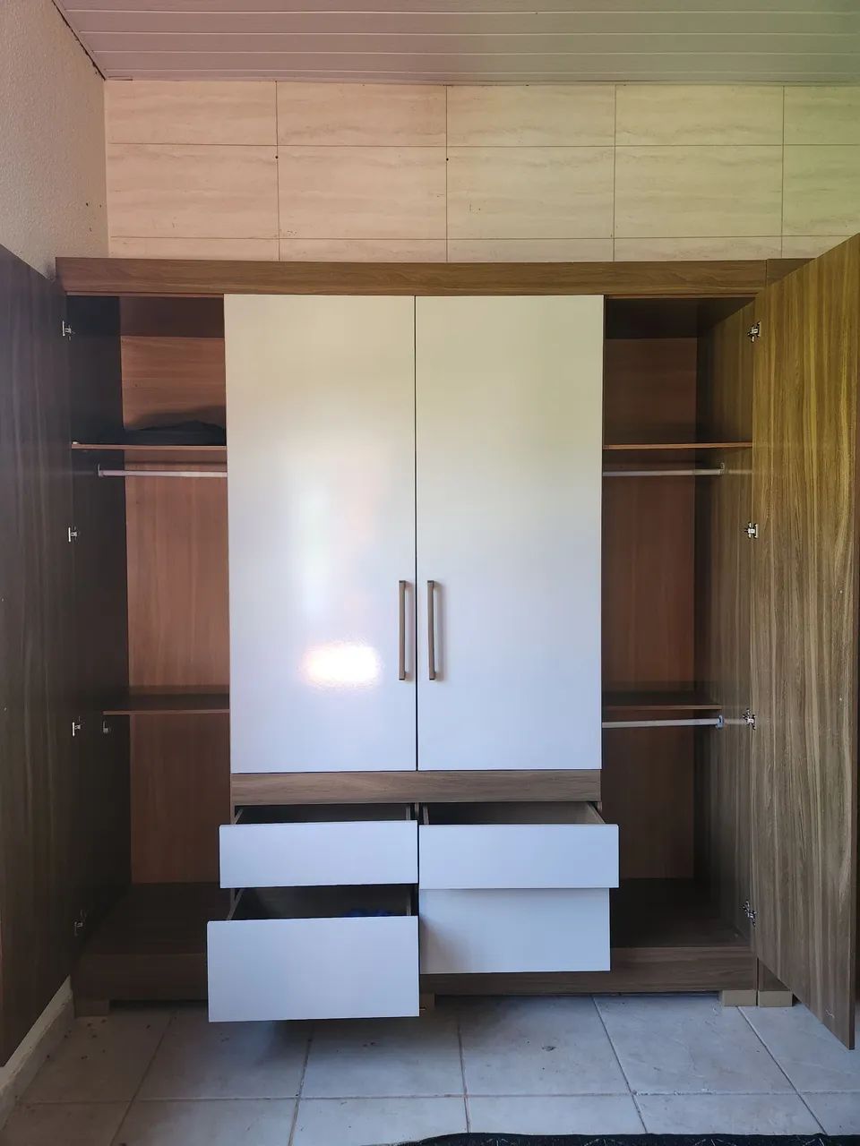 Guarda roupa 4 portas  - Foto 3
