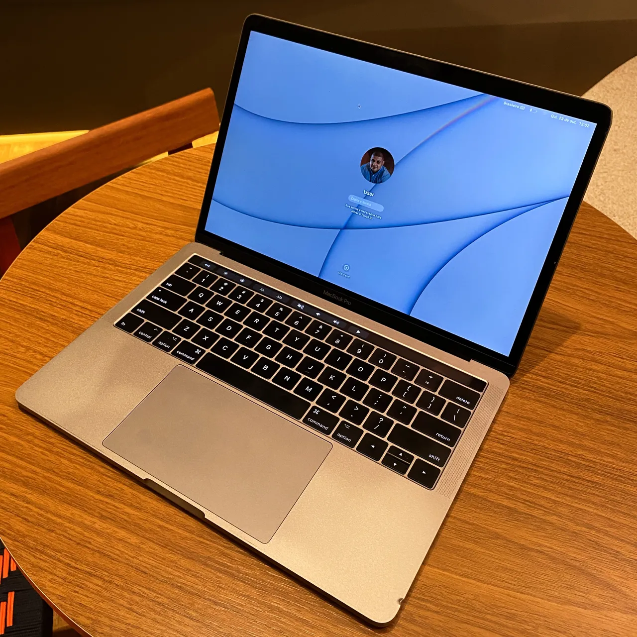 MacBook本体 Macbook Pro Late 2016 13inch i7 16/256 MacBook Pro (13 polegadas, 2016, quatro portas Thunderbolt 3