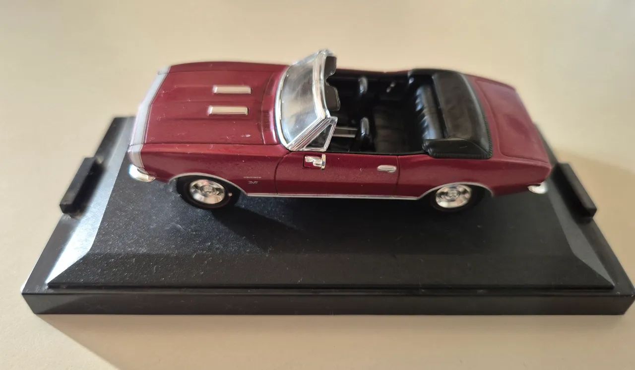 Miniatura Chevrolet Camaro Cabriolet Clássico 1967 