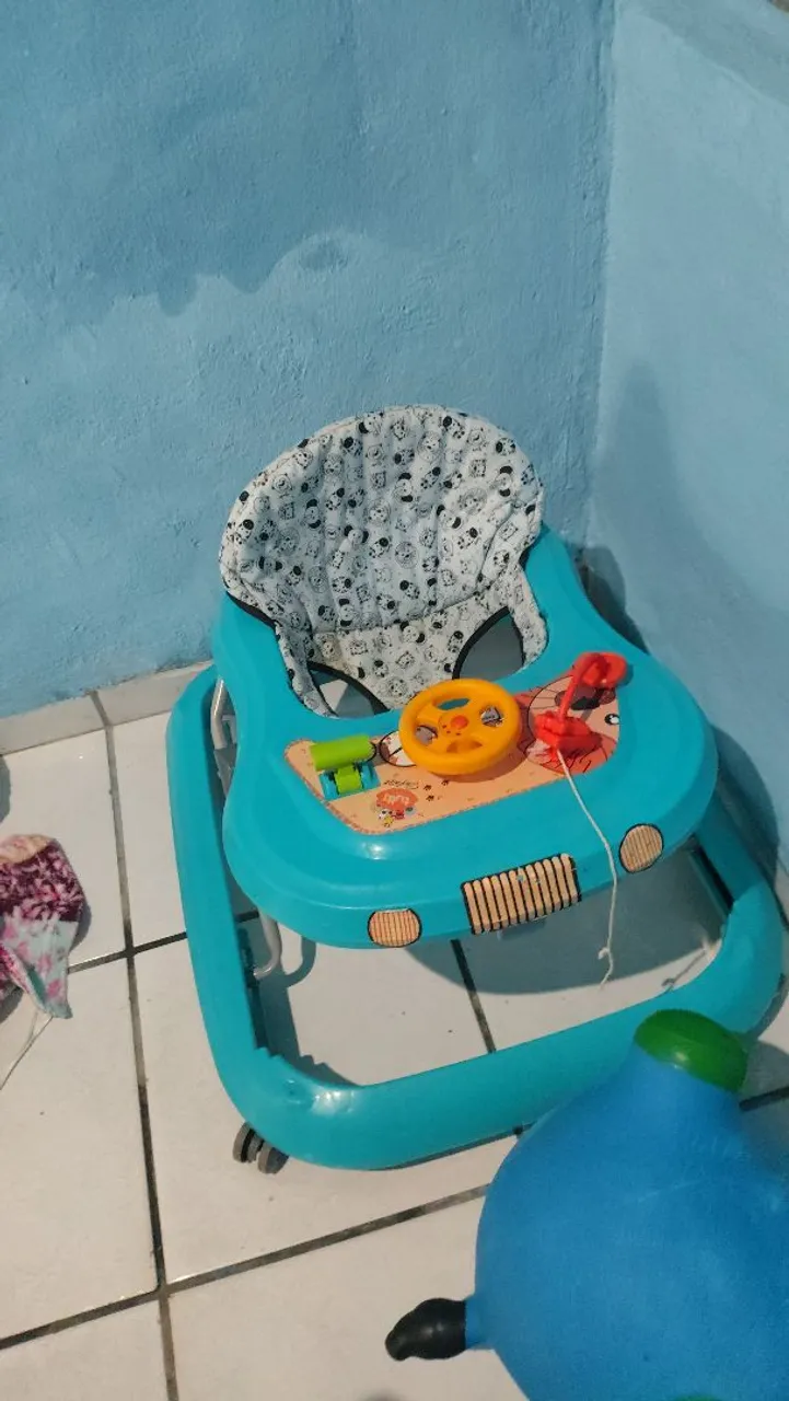 Andador Infantil Seguro e Divertido