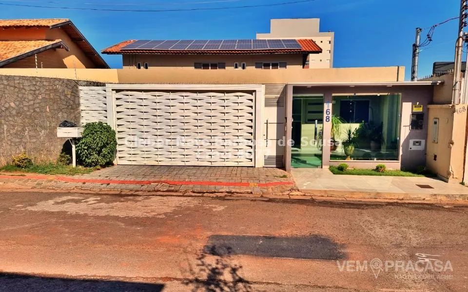 CÔMODOS AMPLOS - PISCINA - EXCELENTE LOCALIZAÇÃO!