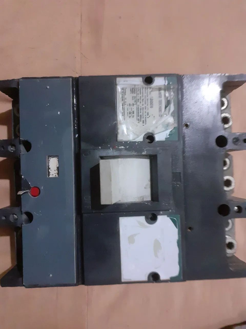 Disjuntor caixa moldada 300a