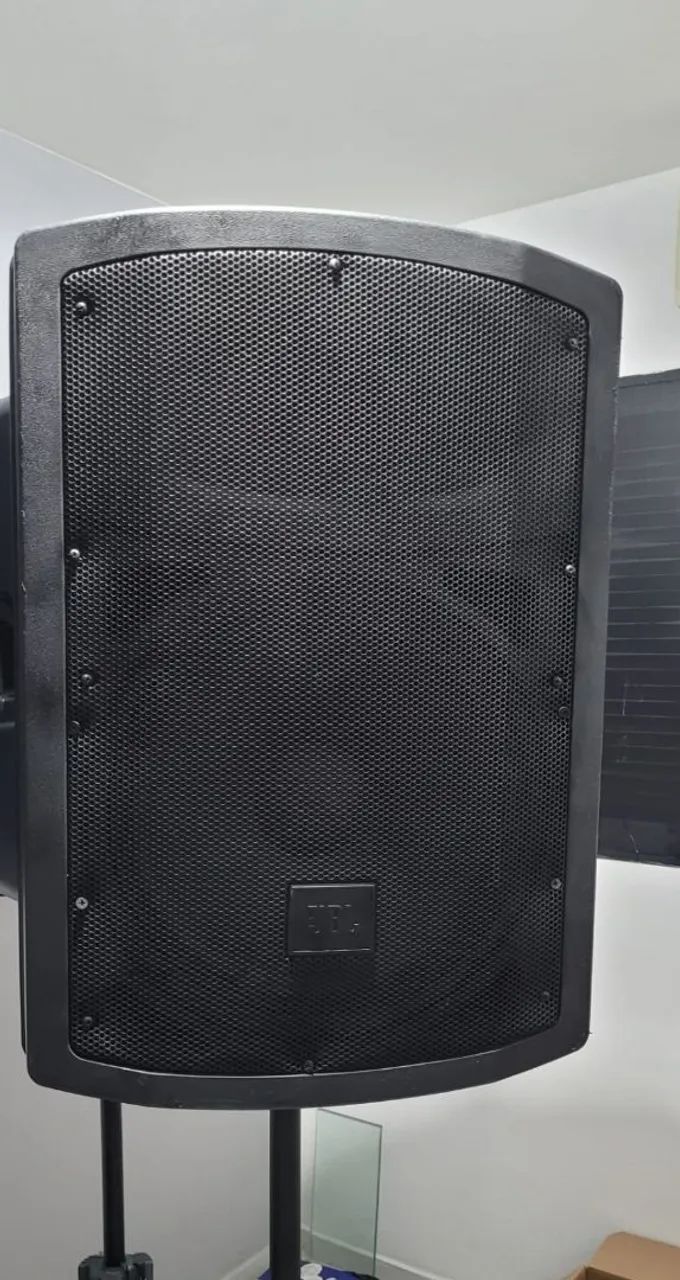 Caixa de Som JBL - Potência e Qualidade!