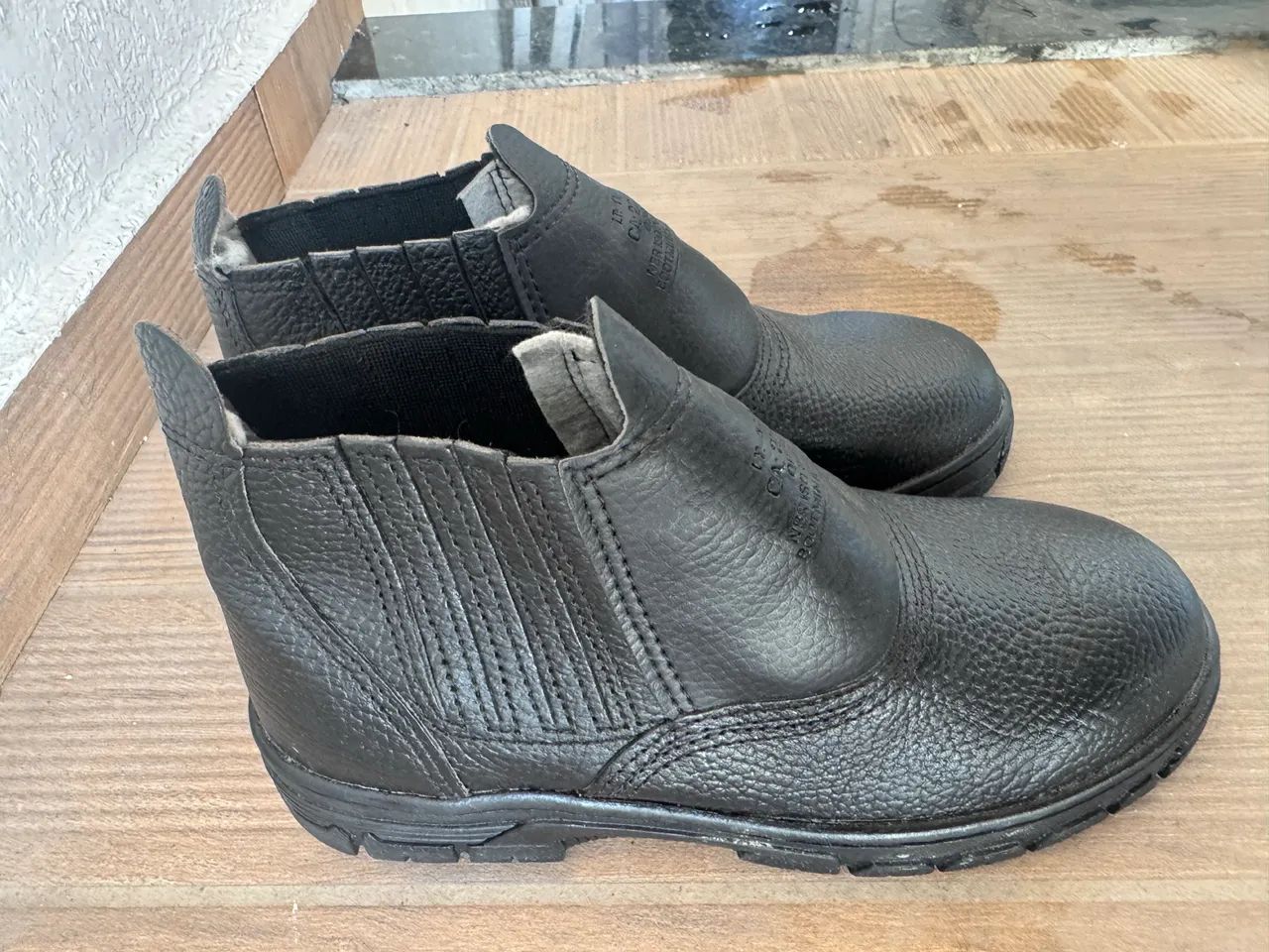 Botina couro nova num35 - Foto 2