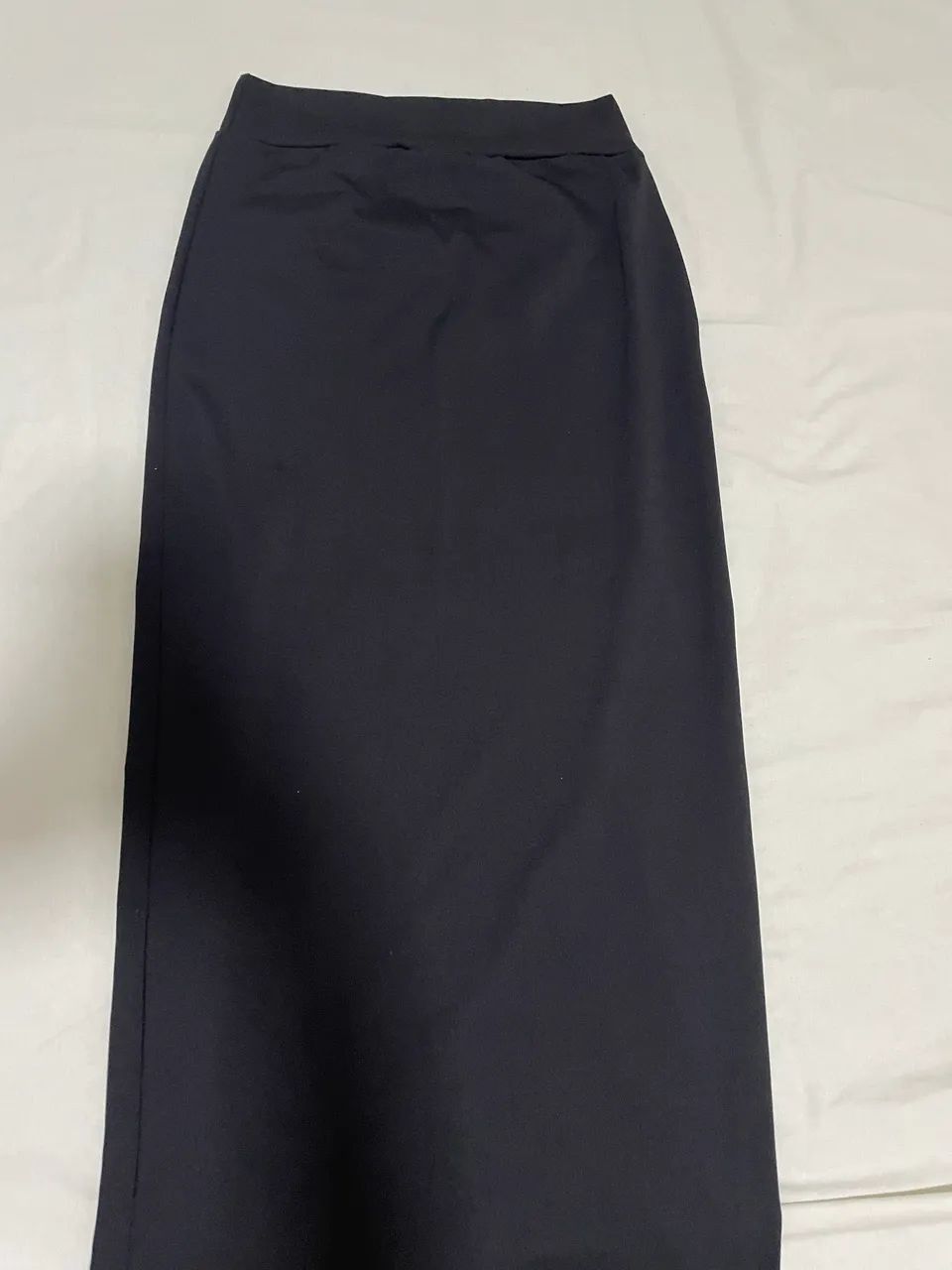 Saia midi preta sofisticada - ideal para trabalho ou eventos - Foto 4