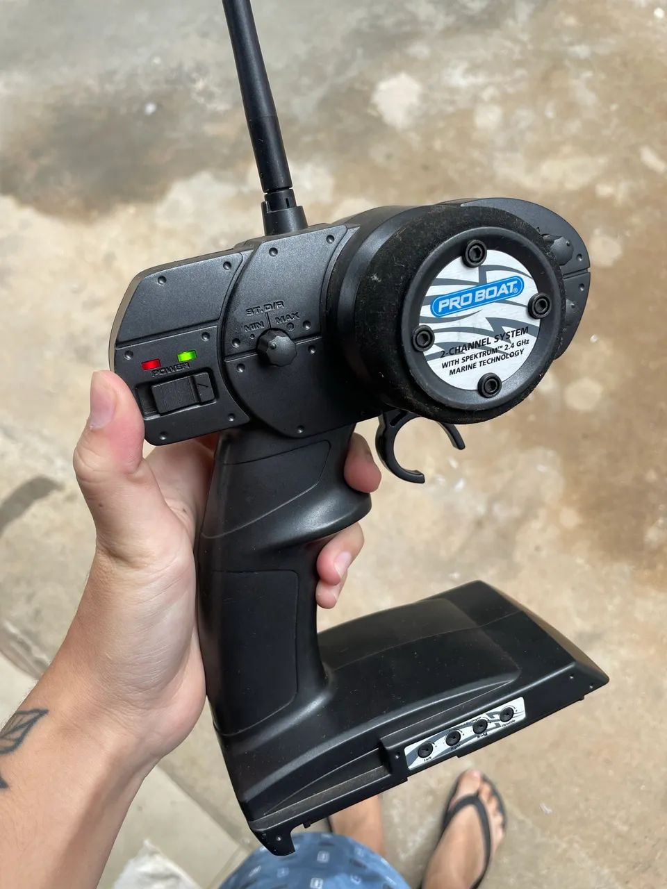 Lancha ProBoat Impulse 26 Deep-V EP RTR - Importada - Foto 5