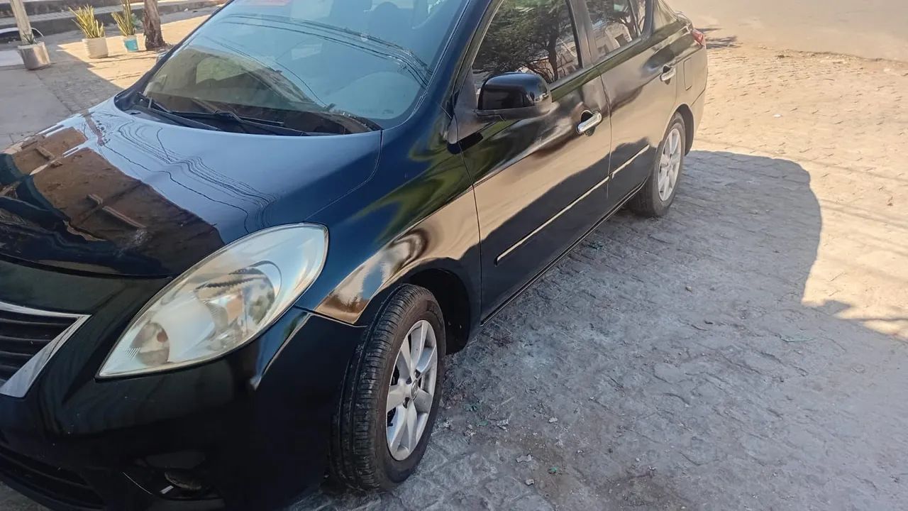 Nissan Versa VERSA SL 1.6 16V Flex Fuel 4p Mec. 2013